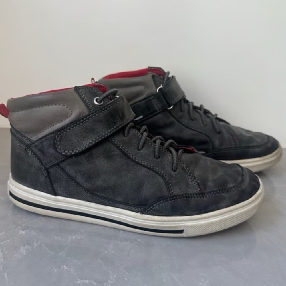 Youth boys shoes size 3 water resistant rain shoes casual shoes